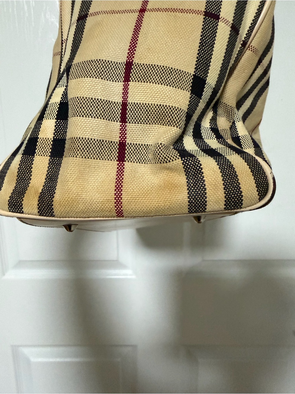 Authentic Burberry Beige Classic Check Tote with Tan Leather Straps - Picture 5 of 15